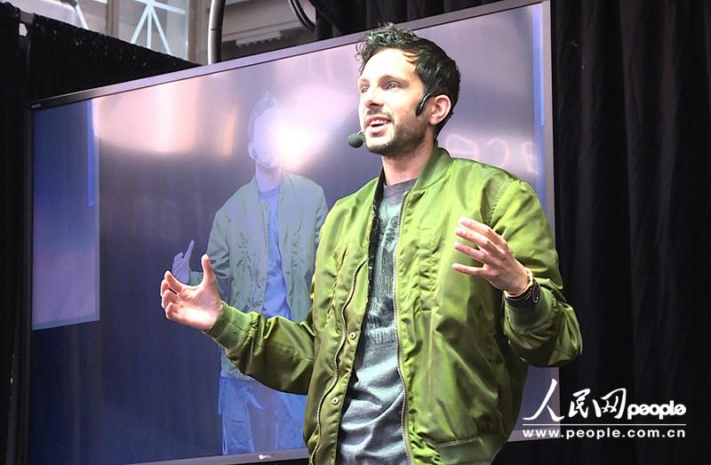 Ӣħg󎟴{Ħ18ϤRVչʾħg^ˇ@^ֹ(zӰ RС).jpg