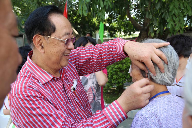 2012年9月，魏基成“天籟列車”駛入廣東省揭陽市榕城區殘疾人康復中心