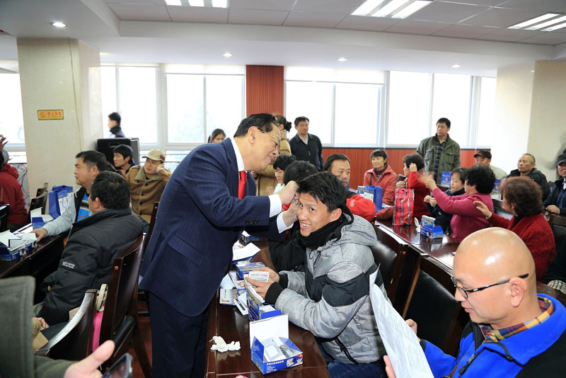 2013年1月，魏基成“天籟列車”駛入云南昆明