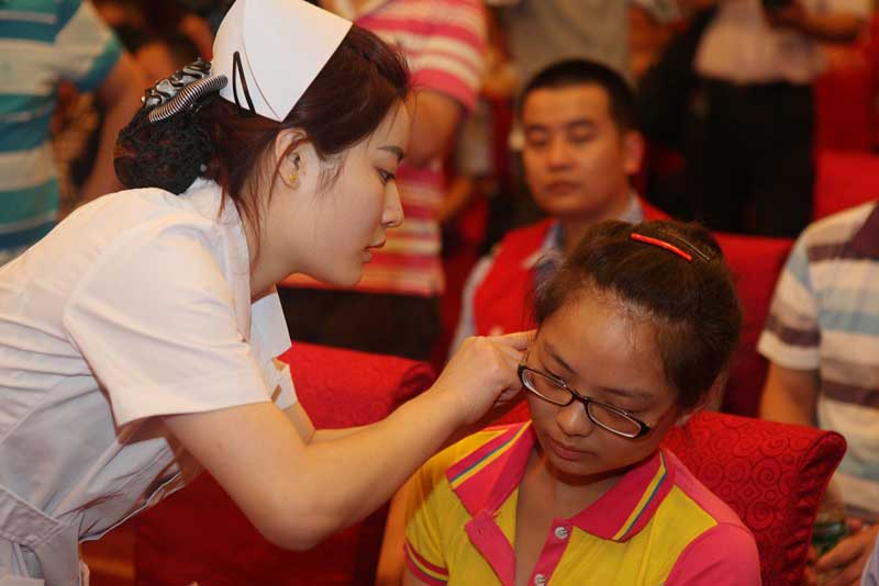 2013年6月，魏基成天籟列車駛入湖南益陽常德