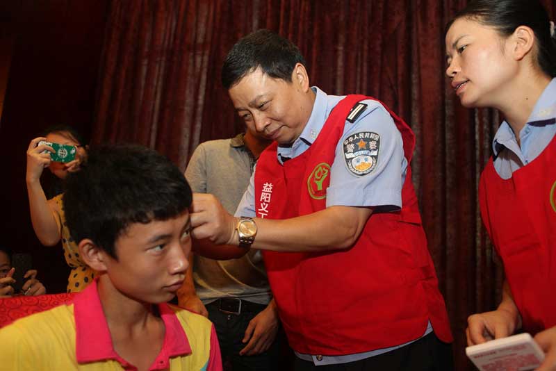 2013年6月，魏基成天籟列車駛入湖南益陽常德