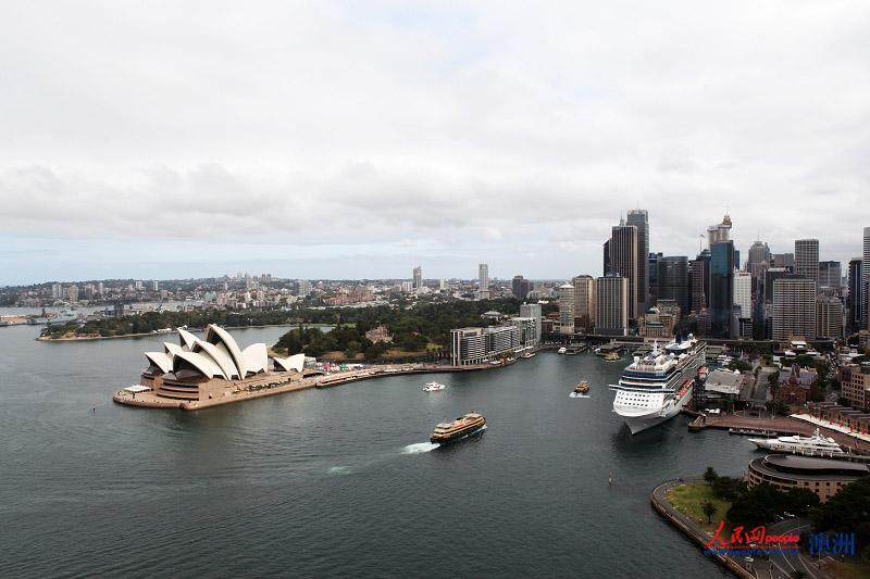 6. 爬上悉尼海港大橋頂端，悉尼港的美景盡收眼底。（攝影 馬小龍）