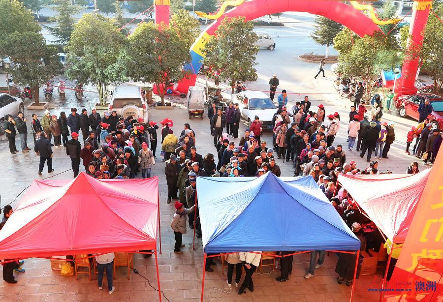 2、澳大利亞魏基成天籟列車于8日前往云南會澤縣舉辦聽障人士義診及助聽器發放活動，共發放助聽器9000余套。（攝影 姜長庚）