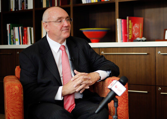 西悉尼大學校長葛班尼接受人民網視頻專訪（攝影 賀吉）