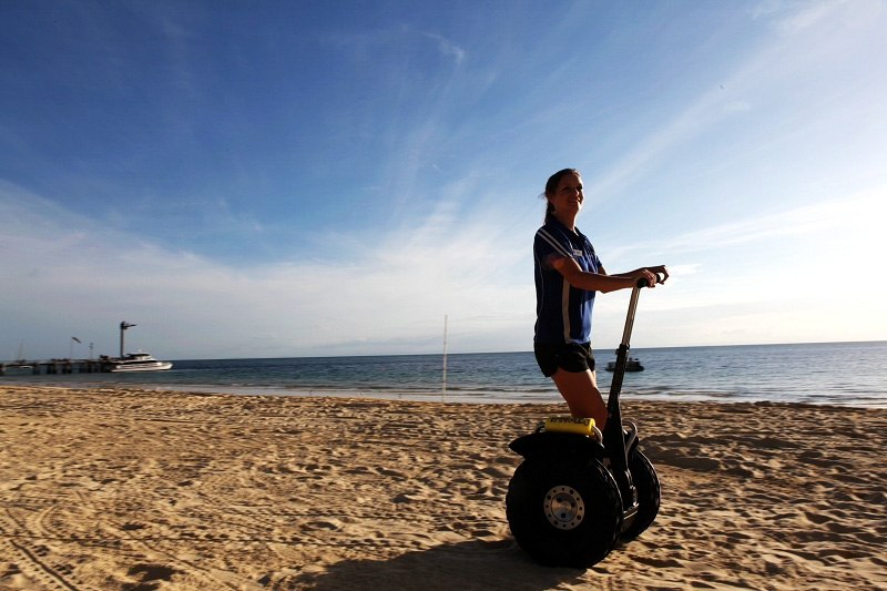  操控思維車漫步海灘，這種體驗太奇妙了。（攝影：馬小龍）