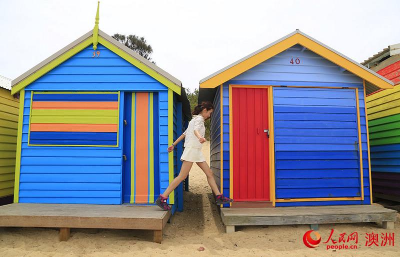 圣科達布萊頓海灘的彩色小木屋（攝影 賀吉）