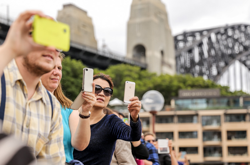 央視網絡春晚登陸悉尼海港，快閃喜迎羊年新春（攝影 李一鳴）