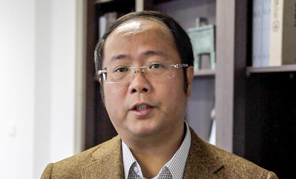 澳洲中國和平統一促進會會長 黃向墨 