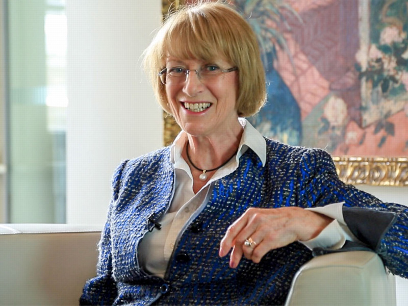 墨爾本皇家理工大學前校長吉爾?帕爾默通過人民網向廣大網友拜年