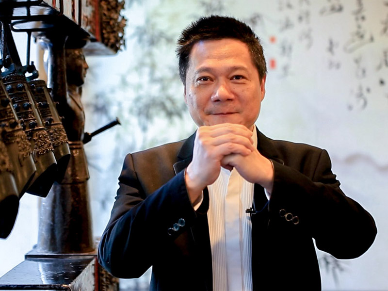 湘鄂情澳洲投資集團總經理閆肅通過人民網向廣大網友拜年