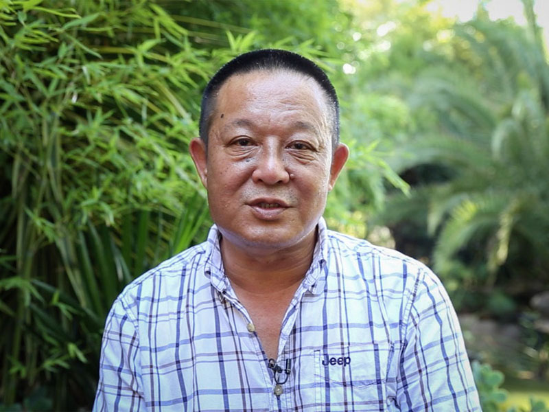 澳洲水井坊餐飲集團董事長陳建通過人民網向廣大網友拜年