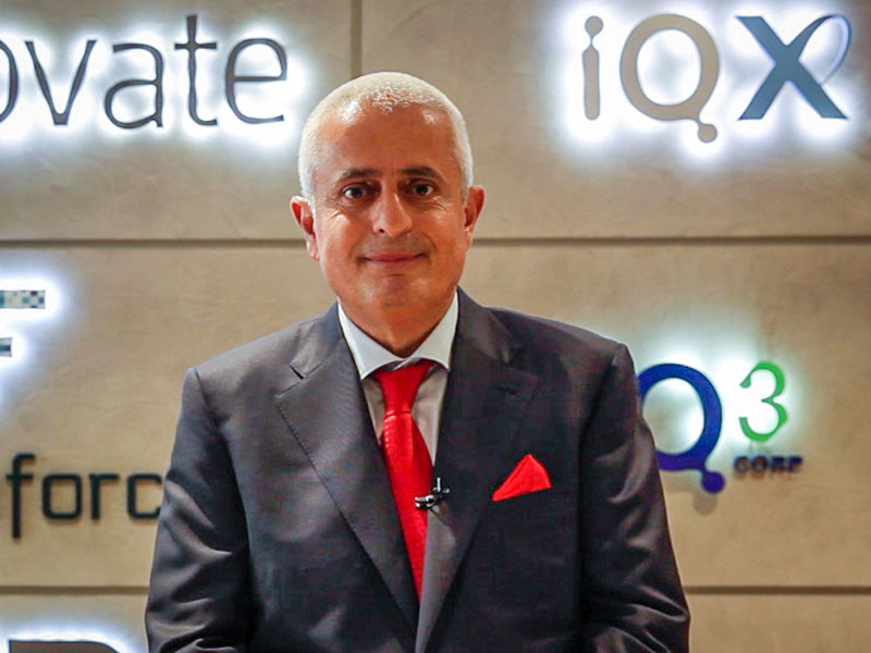 IQ集團總裁喬治?塞瑪里斯通過人民網向廣大網友拜年