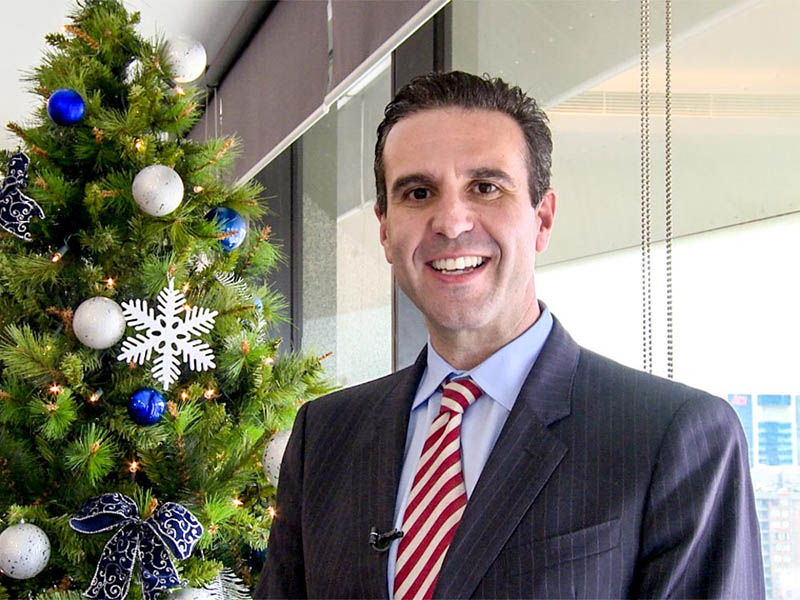 必思勝集團首席執行官兼常務董事白尚恩通過人民網向廣大網友拜年