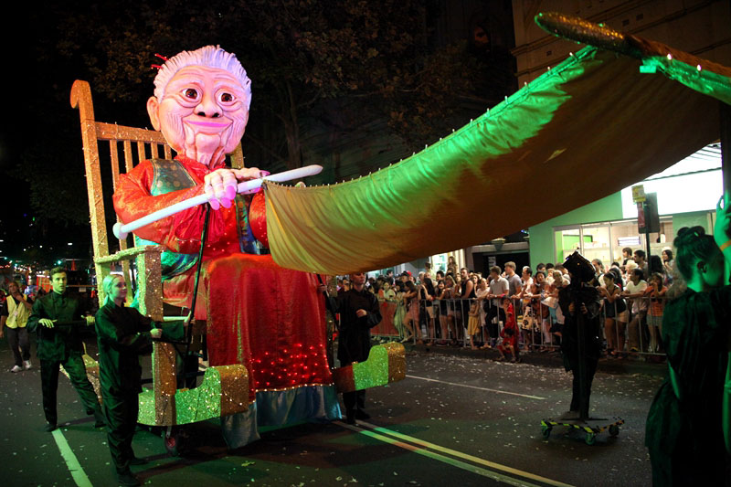 巨型“針織祖母”別出心裁。（攝影 馬小龍）