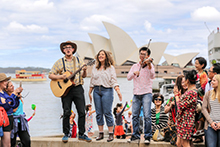 央視網絡春晚登陸悉尼海港 快閃喜迎羊年新春