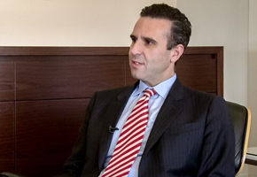 白尚恩 Shaun Bonett現任澳大利亞必思勝集團（Precision Group）首席執行官兼常務董事。必思勝集團主營商業房地產的投資、開發、經營以及配套的金融業務。近20年的開拓進取，使得該集團取得了驕人的業績，白尚恩亦成為了澳大利亞商業地產投資領域內的專家。在澳大利亞知名財經媒體“每周商業評論”（BUSINESS REVIEW WEEKLY)發布的2014年度富豪榜上，其以3.75億澳幣的身家位居第130位。