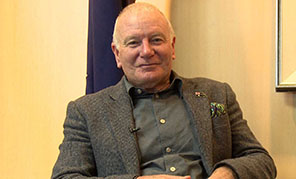 澳大利亞臥龍崗市市長哥頓?布拉德貝里