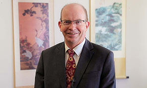 查爾斯達爾文大學校長西蒙?麥多克斯