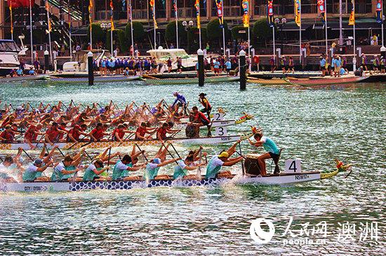 澳大利亞民眾賽龍舟歡度中國農歷新年（攝影 盛楚宜）