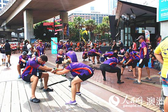 參賽選手進行賽前熱身（攝影 盛楚宜）