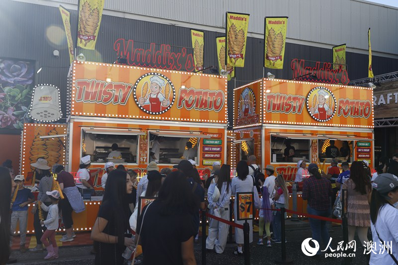 2025悉尼皇家復活節農展會現場的美食攤位（攝影 劉美鷺）