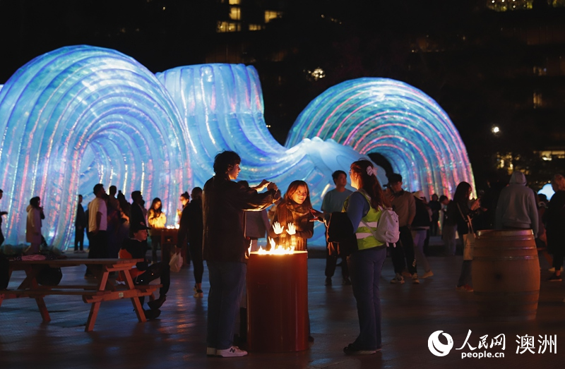 2025“繽紛悉尼”燈光音樂節于23日晚正式拉開帷幕（攝影 劉美鷺）