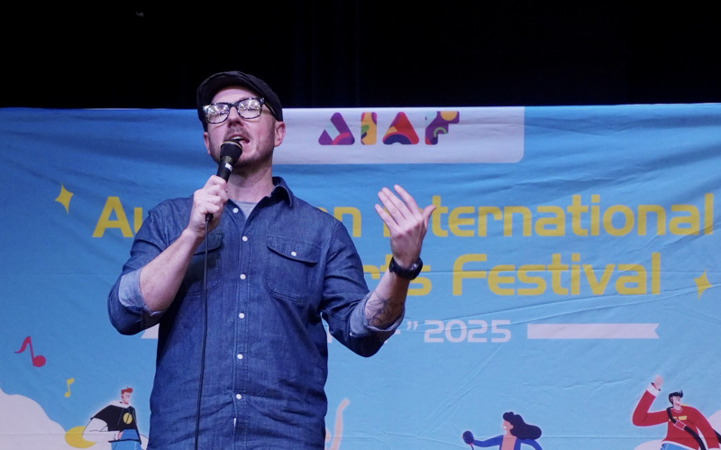 評委丹·沃克點評現場選手表現（攝影 蒲美玲）