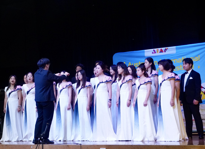 武漢大學海燕合唱團在比賽現場演唱（攝影 蒲美玲）