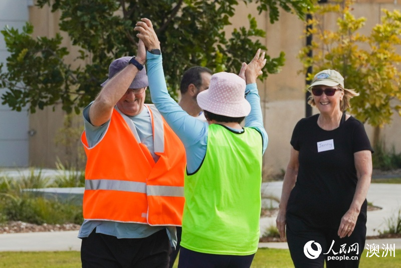 隊友進球后興奮慶祝（攝影 馮昕宇）