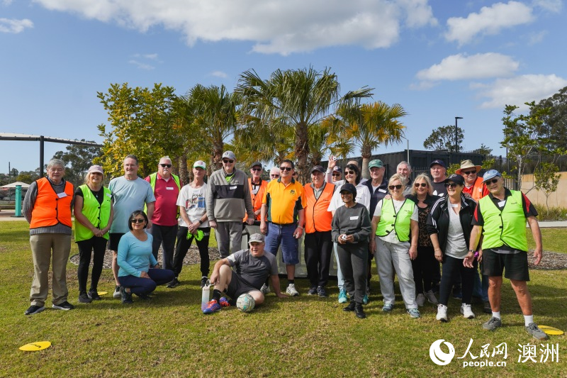 “健走足球”參賽隊員集體合照（攝影 馮昕宇）