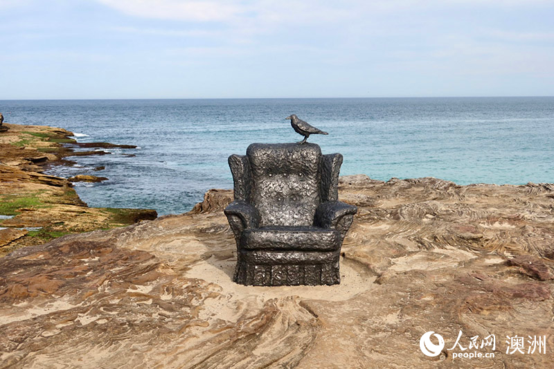 第27屆悉尼海邊雕塑展舉行 百余件藝術作品沿海岸展出（攝影 劉梓彤）